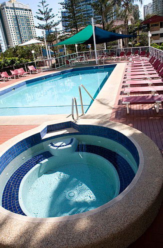 Surfers Century Apartments - Accommodation Mount Tamborine 3