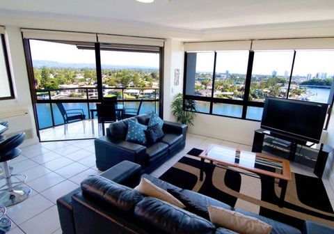 Surfers Hawaiian - Accommodation Mount Tamborine 0