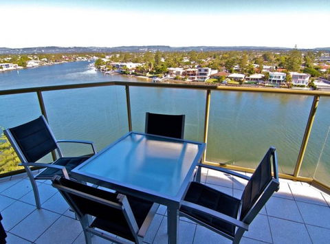 Surfers Hawaiian - Accommodation Mount Tamborine 1