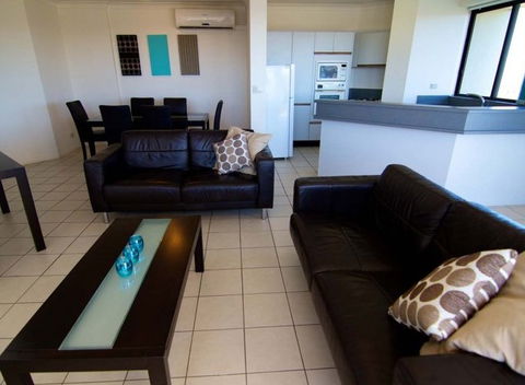 Surfers Hawaiian - Accommodation Mount Tamborine 2