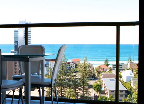 Surfers Hawaiian - Accommodation Mount Tamborine 3