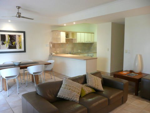Bermuda Villas - Accommodation Mount Tamborine 4