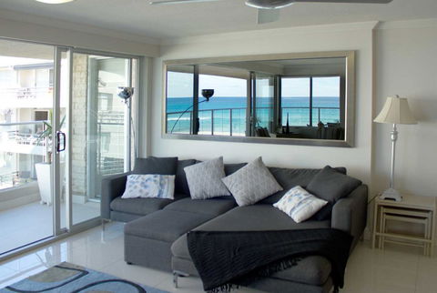 Pacific Surf Absolute Beach Apartments - Accommodation Mount Tamborine 2