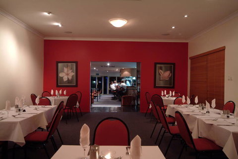 JAMES STREET MOTOR INN - Accommodation Mount Tamborine 1