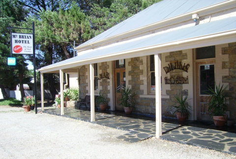 Mount Bryan Hotel - Accommodation Mount Tamborine 0