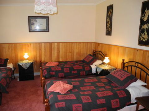 Happydays Accommodation Motor Inn - Accommodation Mount Tamborine 2