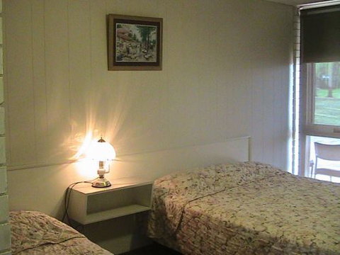 Cobden Roadhouse Motel - Accommodation Mount Tamborine 2
