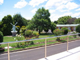 Golden Chain Beachway Motel And Restaurant - Accommodation Mount Tamborine 0