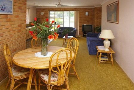 Beachlander Holiday Apartments - Accommodation Mount Tamborine 2