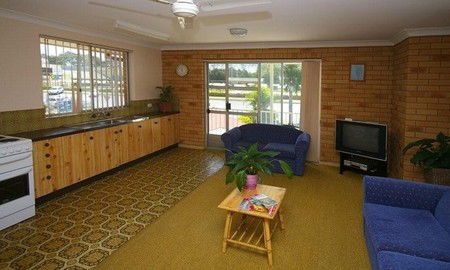 Beachlander Holiday Apartments - Accommodation Mount Tamborine 4