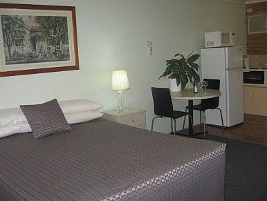 Paramount Motel And Serviced Apartments - Accommodation Mount Tamborine 4
