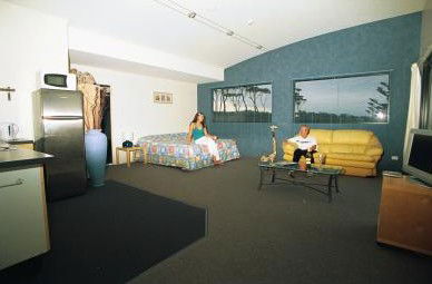 Beach House Mollymook - Accommodation Mount Tamborine 3
