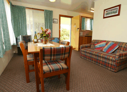 Sharonlee Strahan Villas - Accommodation Mount Tamborine 1