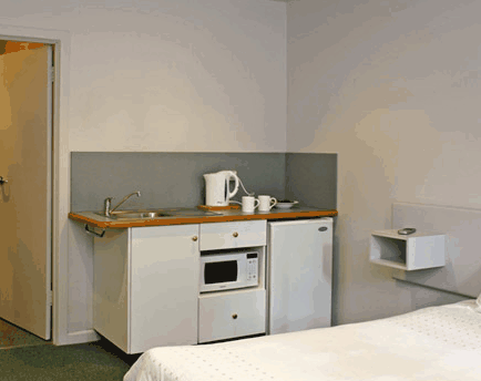 Leisure Inns Waterfront Lodge - Accommodation Mount Tamborine 3