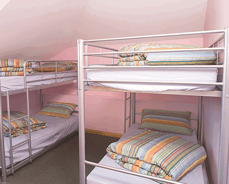 Narrara Backpackers - Accommodation Mount Tamborine 1
