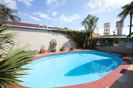 The Town House Motor Inn - Sundowner Goondiwindi - Accommodation Mount Tamborine 1