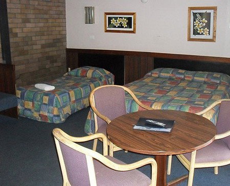 Downtown Motel - Accommodation Mount Tamborine 2