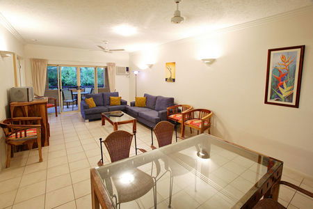 Central Plaza Port Douglas - Accommodation Mount Tamborine 3