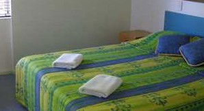 Noosa Parade Holiday Inn - Accommodation Mount Tamborine 0