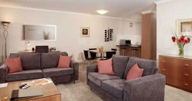 Ringwood Royale Apartment Hotel - Accommodation Mount Tamborine 0
