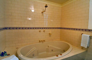 Victoria House Motor Inn - Accommodation Mount Tamborine 2