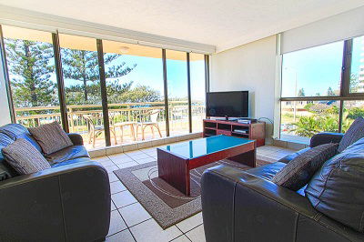 Seacrest Beachfront Holiday Apartments - Accommodation Mount Tamborine 3