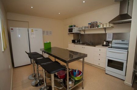 Millies Guesthouse & Serviced Apartments - Accommodation Mount Tamborine 3