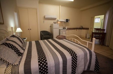 Millies Guesthouse & Serviced Apartments - Accommodation Mount Tamborine 5