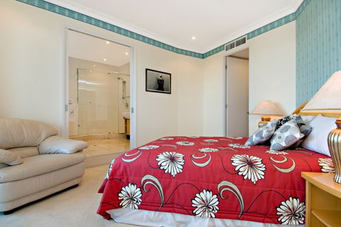 Santorini On Mudjimba - Accommodation Mount Tamborine 1
