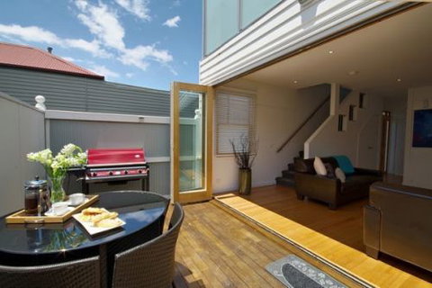 City Breeze - Stay Innercity - Accommodation Mount Tamborine 0