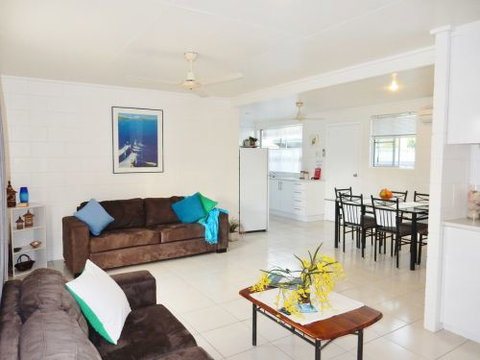 Lucinda Holiday Rentals  - Accommodation Mount Tamborine 0