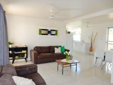 Lucinda Holiday Rentals  - Accommodation Mount Tamborine 3