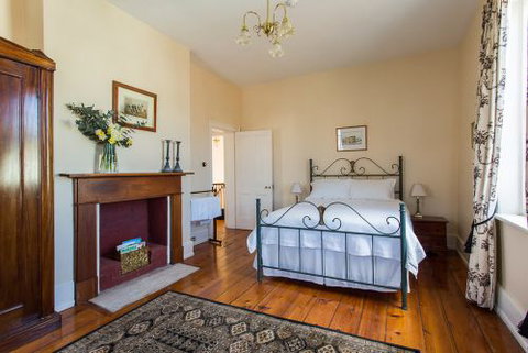 Grand Old Duke The - Accommodation Mount Tamborine 4