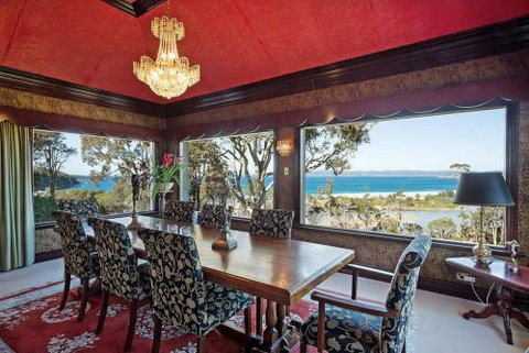 Eden Holiday Rentals - Accommodation Mount Tamborine 1