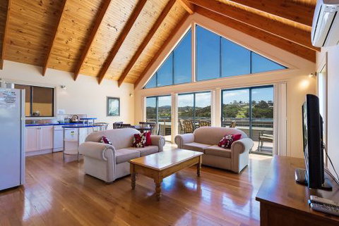 Eden Holiday Rentals - Accommodation Mount Tamborine 4