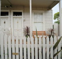 Emerald Inn - Stay Innercity - Accommodation Mount Tamborine