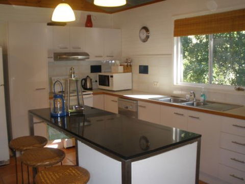Coochiemudlo Island Family Beach House - Accommodation Mount Tamborine 3