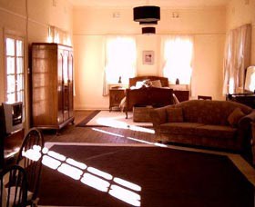Old Parkes Convent - Accommodation Mount Tamborine 0