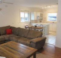 Rosebud Beach House on Kennington - Accommodation Mount Tamborine