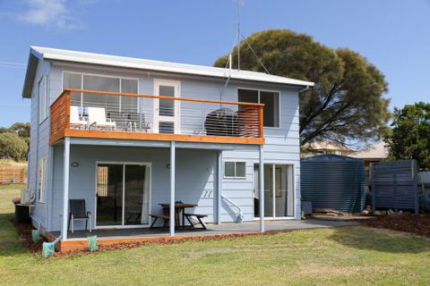 The Blue House Coles Bay - Accommodation Mount Tamborine 4