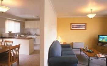 Best Western Plus The Tudor-Box Hill - Accommodation Mount Tamborine 12