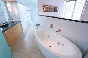 Oceans Mooloolaba - Accommodation Mount Tamborine 2