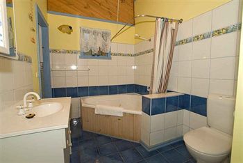 Hill 'N' Dale Farm Cottages - Accommodation Mount Tamborine 8