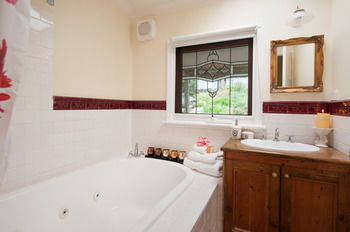 Adeline Bed And Breakfast - Accommodation Mount Tamborine 29