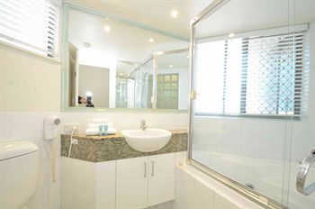 Malibu Mooloolaba - Accommodation Mount Tamborine 1