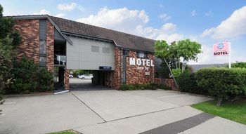The Huskisson - Accommodation Mount Tamborine 10
