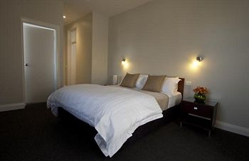 The Huskisson - Accommodation Mount Tamborine 2