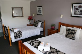 Riverside Motel - Accommodation Mount Tamborine 1
