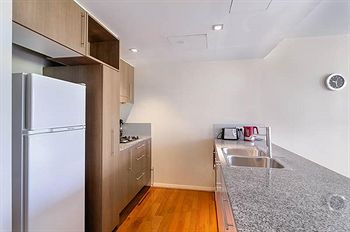 Wyndel Apartments - Harbour Watch - Accommodation Mount Tamborine 3