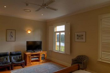 Tizzana Winery Bed & Breakfast - Accommodation Mount Tamborine 5